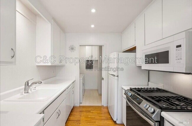 Building Photo - 192 Agua Caliente Rd W
