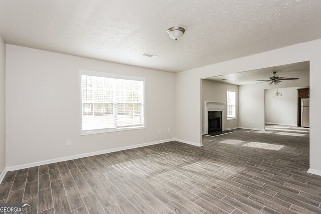 Building Photo - 210 Makenna Dr