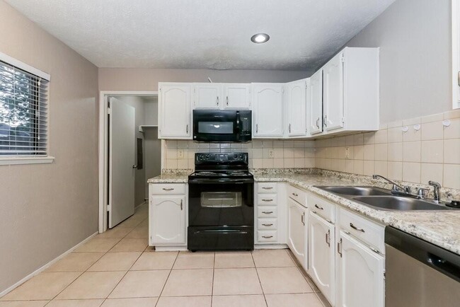 Building Photo - 17319 Northern Star Dr