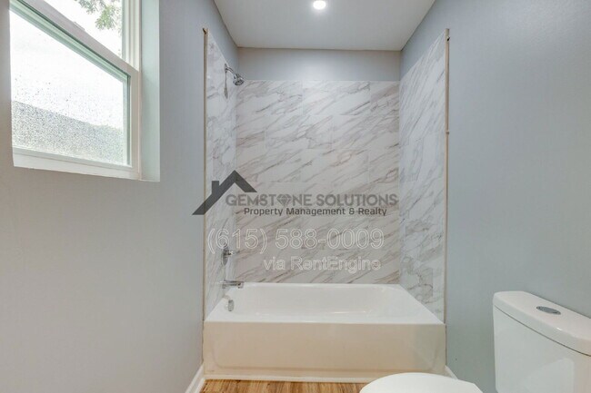 Building Photo - 2930 Primrose Cir