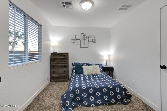 Building Photo - 341 S Mountain Rd