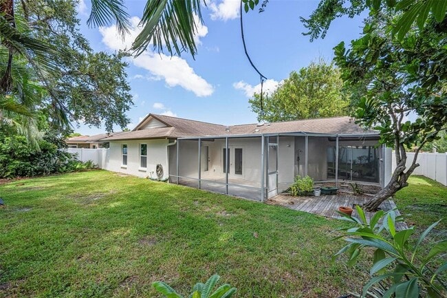 Building Photo - 1804 Oak View Dr
