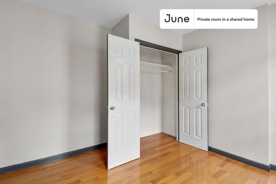 Building Photo - Room in Shared 3 bed/1 bath home in East Village