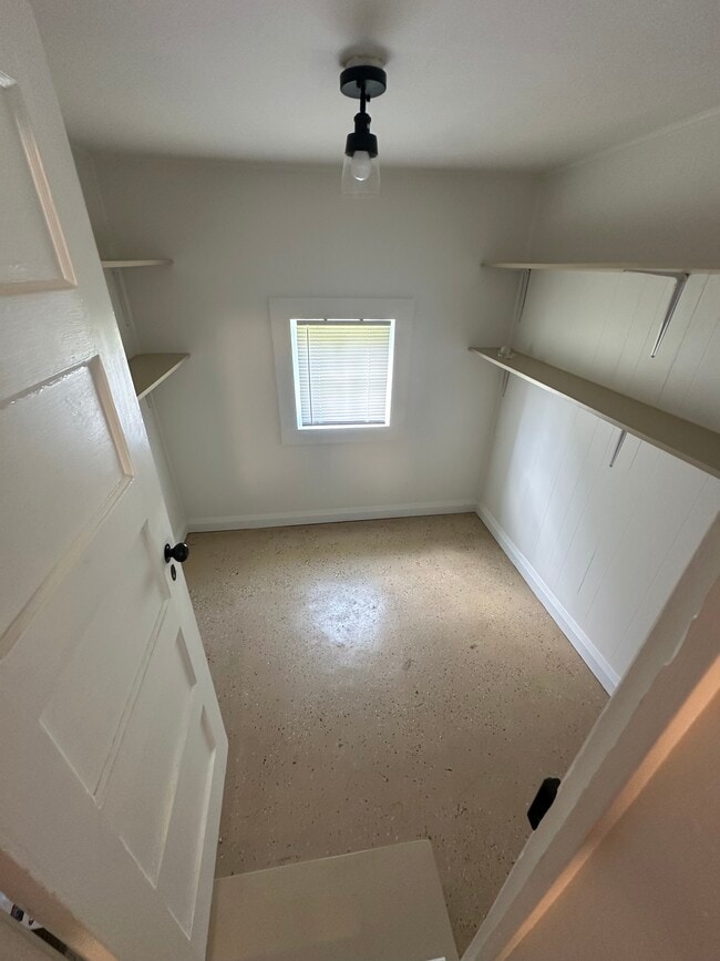 Building Photo - 1483 Hickory Creek Rd