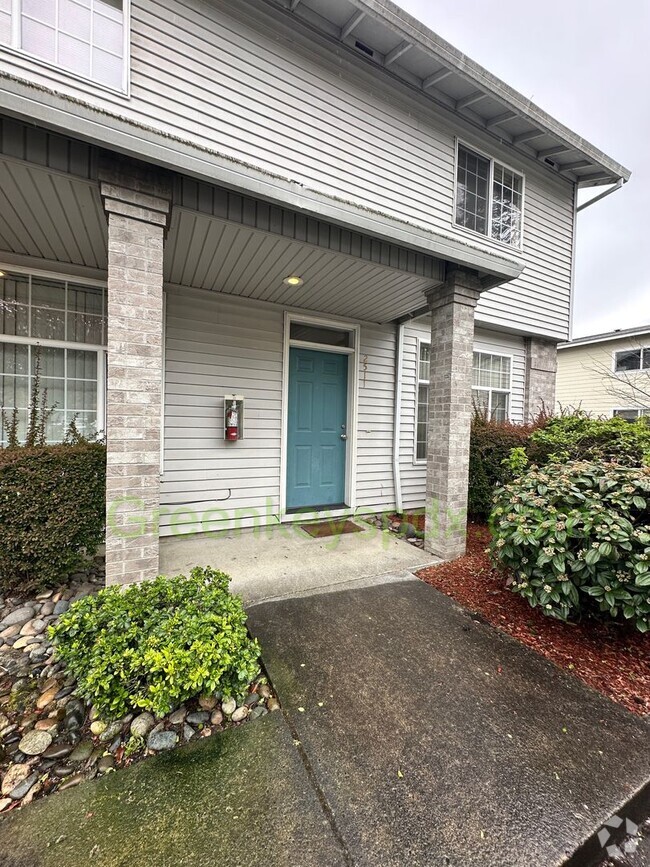 Building Photo - 2 Bedroom Townhouse in the Heart of SE Por...