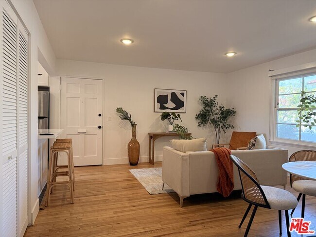 Building Photo - 1138 Princeton St