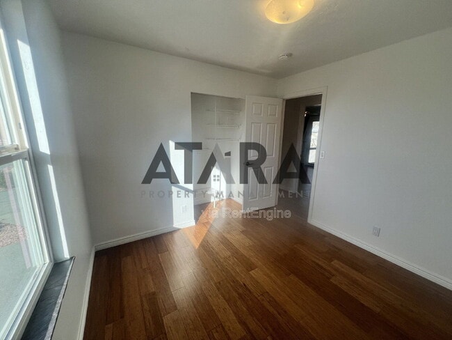 Building Photo - 9111 Parakeet Dr