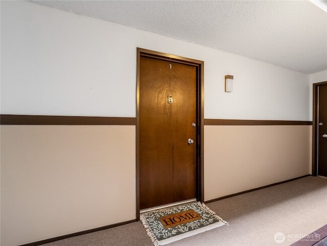 Building Photo - 7425 Ruby Dr SW