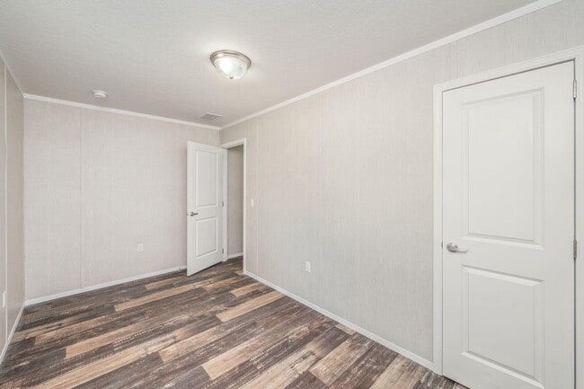 Building Photo - 126 Pansy Ln