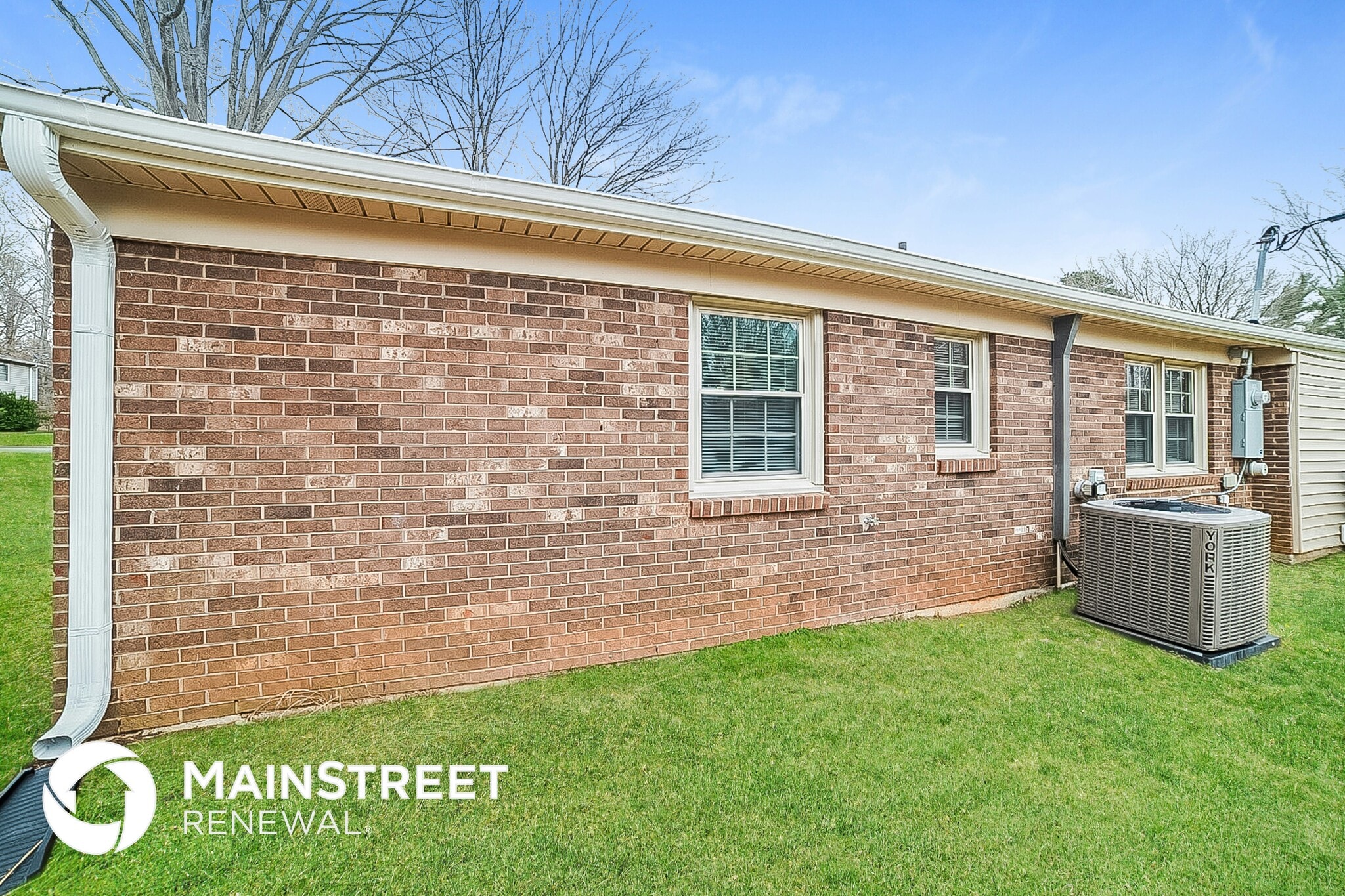 Building Photo - 470 Creekway Dr