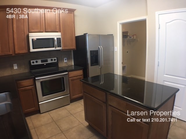 Building Photo - 5430 Southern Oaks