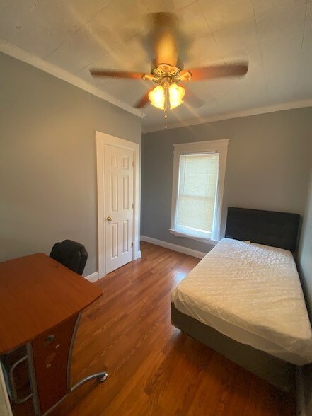 Rm 3 - 109 Lexington Ave