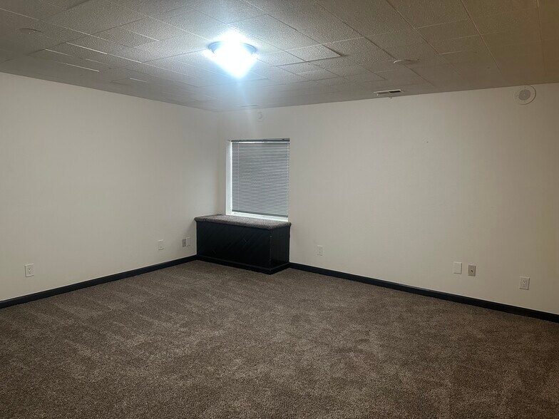 Building Photo - 2710 Hangtree Ct