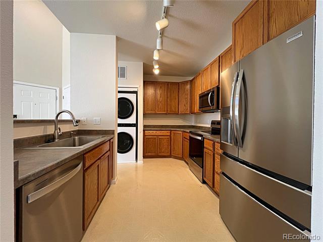 Building Photo - 3865 S Dayton St