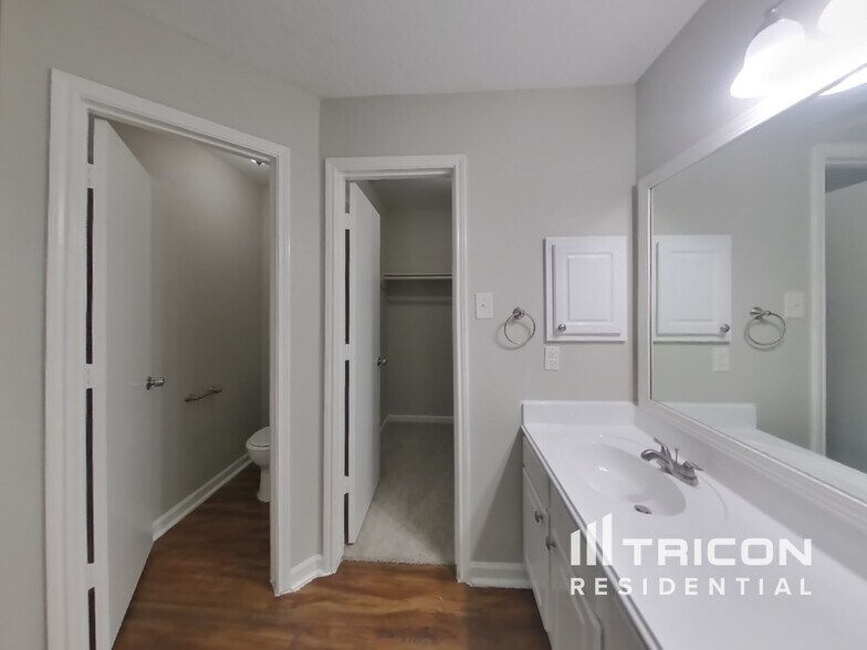 Building Photo - 15322 Acorn Green Ct