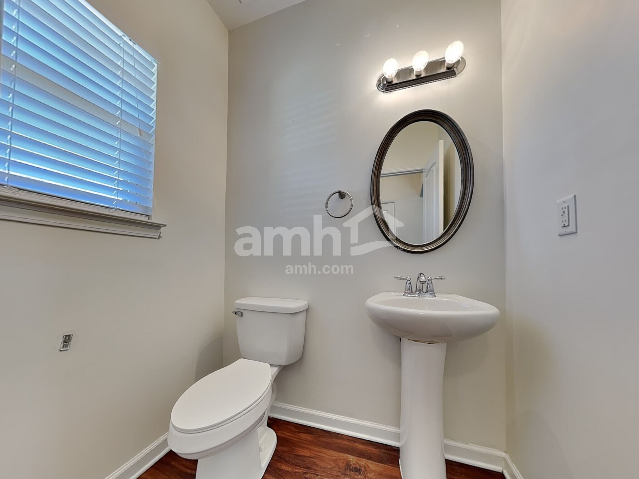 Building Photo - 147 Biscayne Terrace