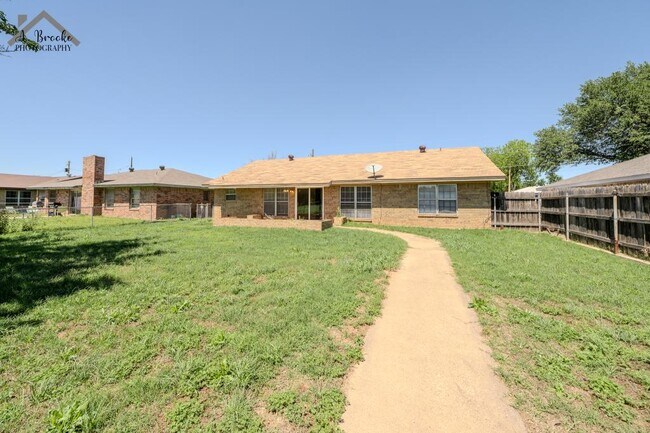 Building Photo - 1118 Crescent Ln