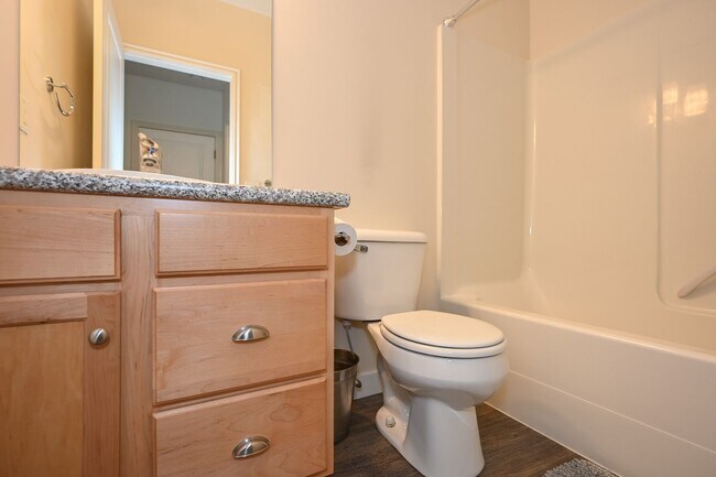 Building Photo - Stunning Row End Townhome In Excellent Loc...