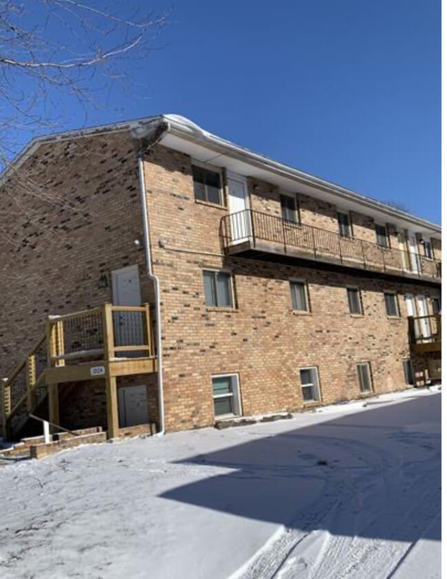 Building Photo - 1006 S College St