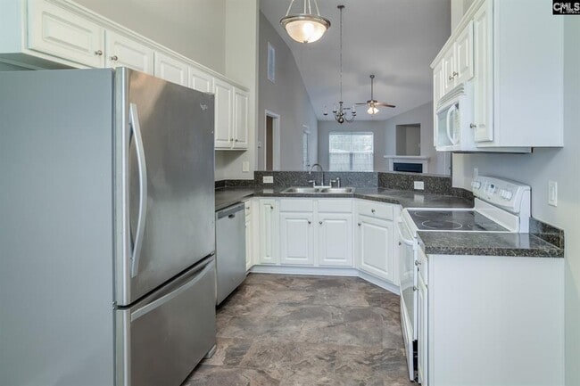 Building Photo - 129 Crickhollow Cir