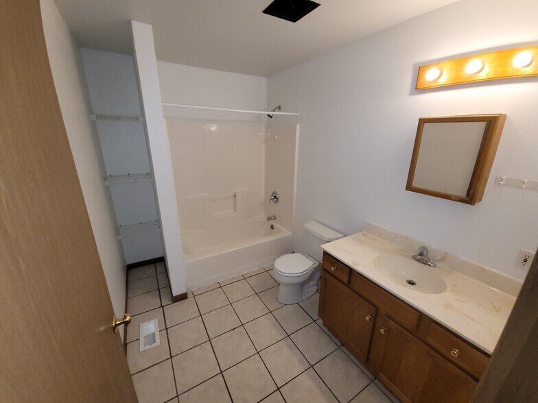 Bathroom - 671 Moyer Ave
