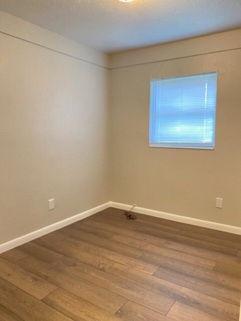 Building Photo - 123 Kendra Ave