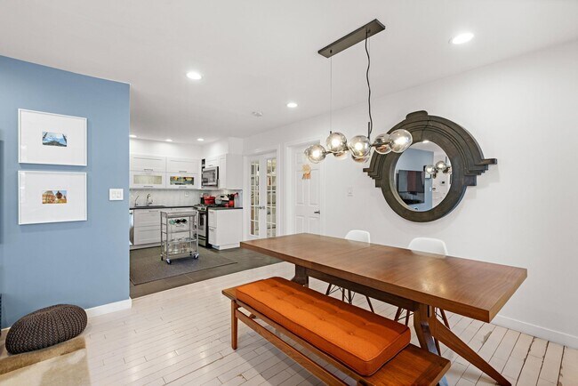Building Photo - 450 2nd St