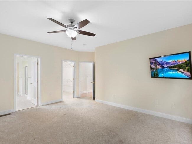 Building Photo - 32 Silver Brook Ln