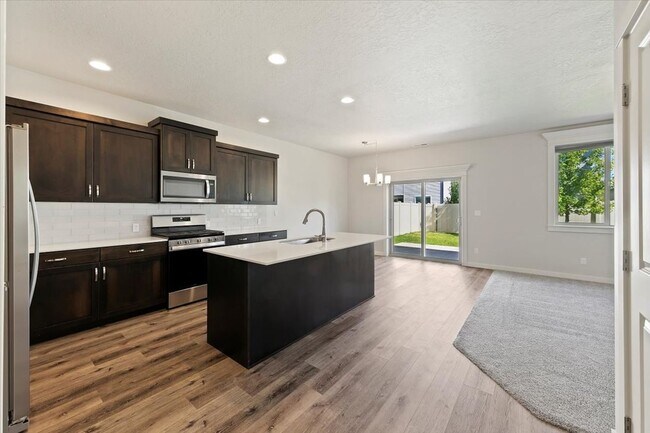 Building Photo - Meridian Spacious Retreat with Neighborhoo...