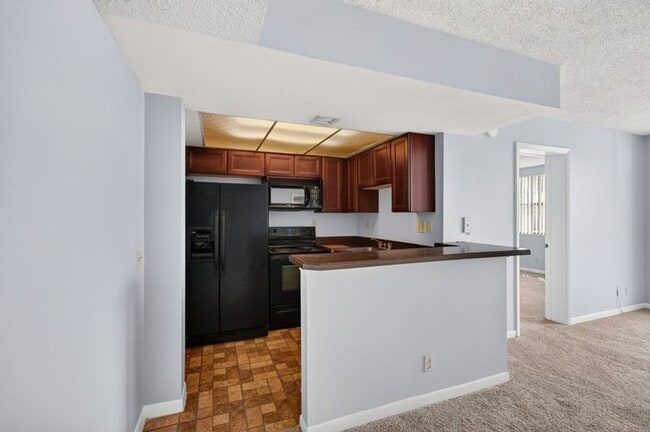Building Photo - 2 Bedroom 2 Bathroom Move-In Ready Rental near Tanger Outlets!