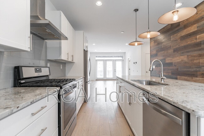 Building Photo - 616 Pomeroy St
