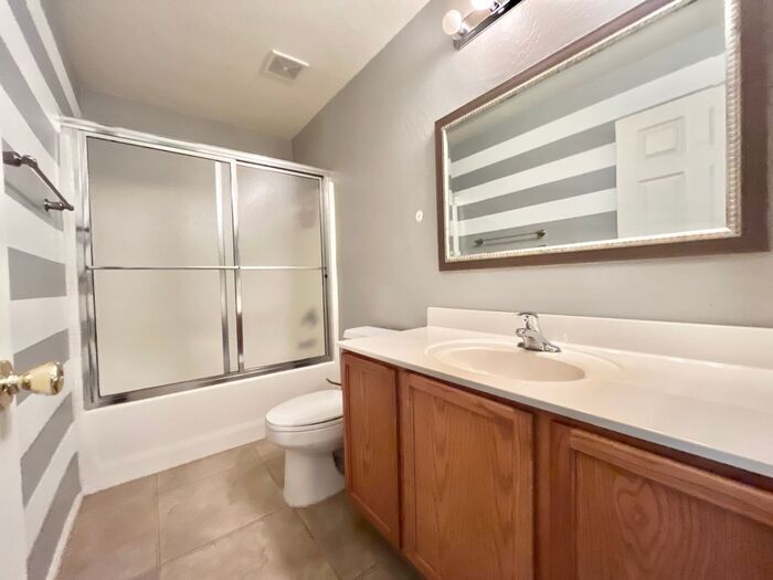 Building Photo - 16021 N 30th St