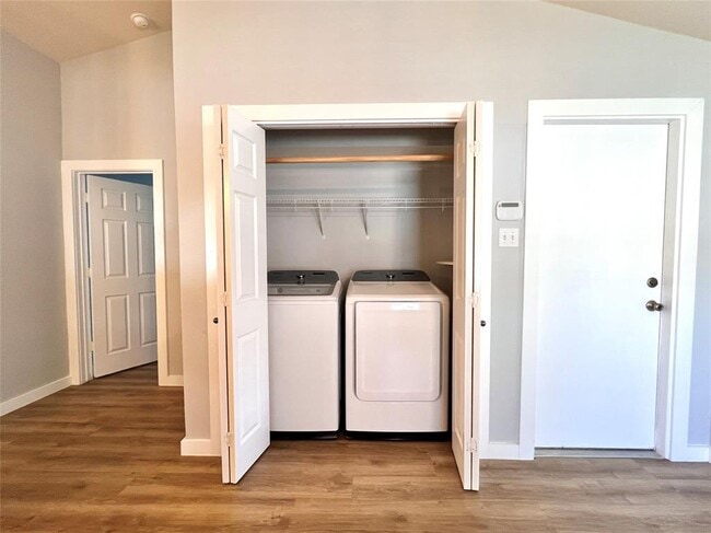 Building Photo - 1517 Big Thicket Dr