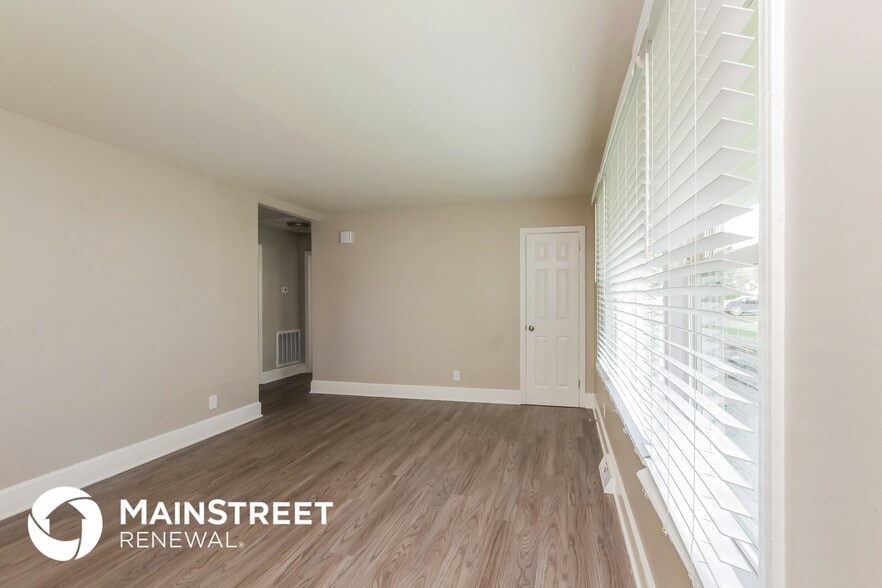 Building Photo - 3624 Sargeant Dr