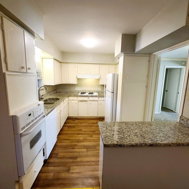 Building Photo - Spacious 2-Bedroom, 2-Bath Condo near SMU ...