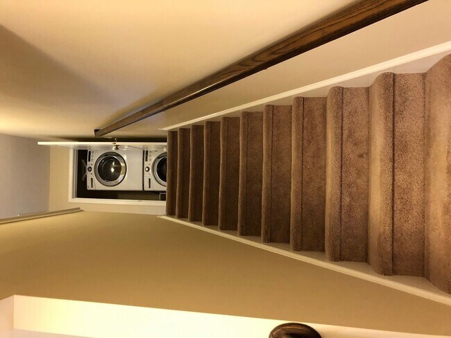 Building Photo - SAYLORS WATCH