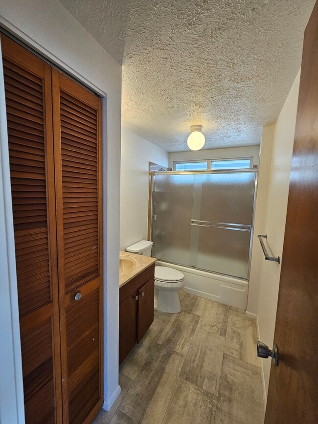 Building Photo - Private One Bedroom. Downstairs unit.