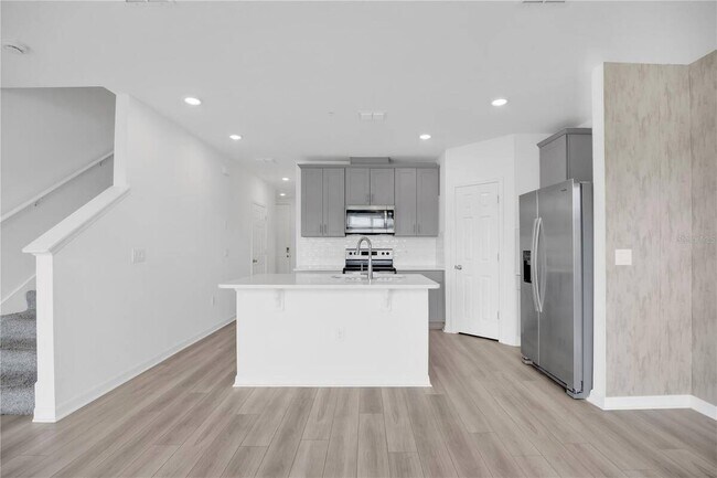 Building Photo - 2026 Crape Jasmine Ln