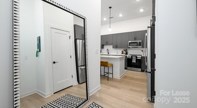 Building Photo - 704 W Tremont Ave