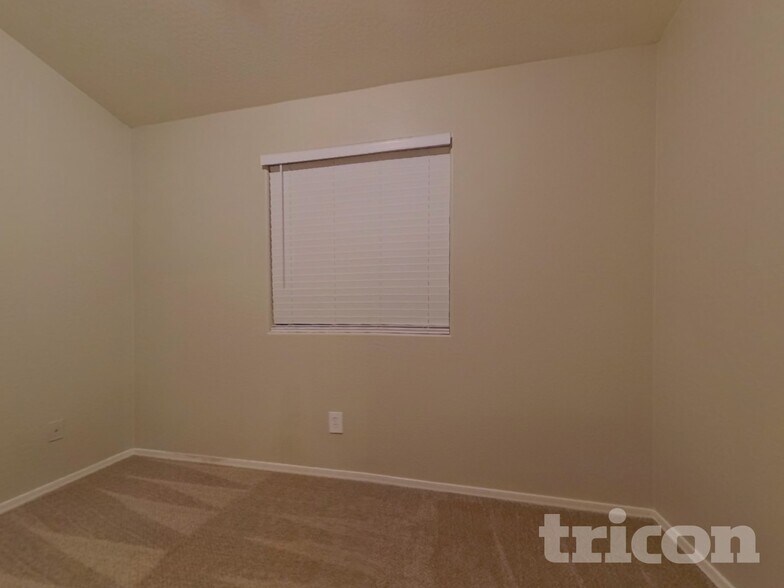 Building Photo - 24832 W Kowalsky Ln