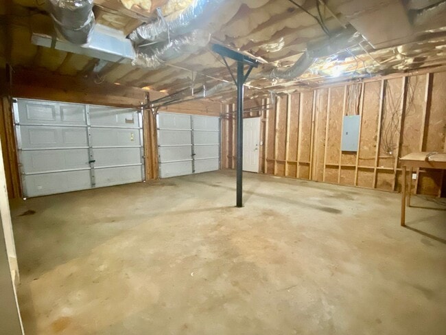 Building Photo - Dallas Rental