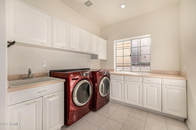 Building Photo - 15848 E Brodiea Dr