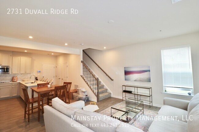 Building Photo - 2 Bedroom Plus DEN End Unit Townhome W Gar...