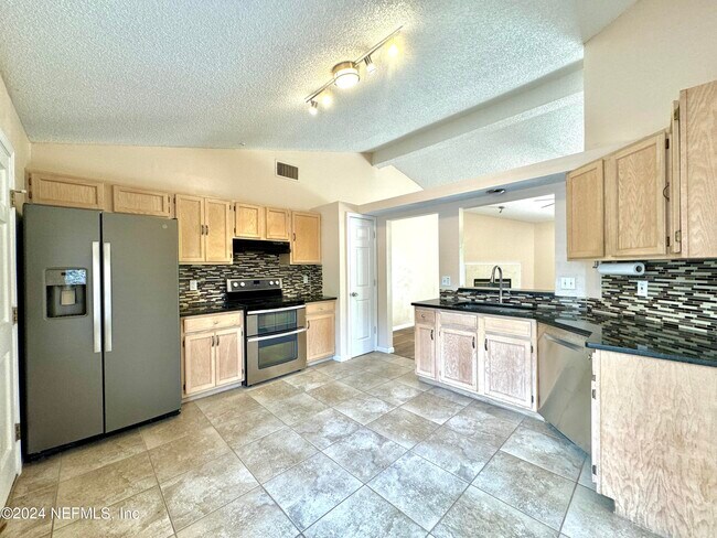 Building Photo - 1136 Dorwinion Dr