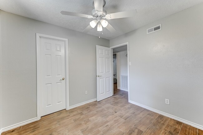 Building Photo - 24010 Palo Dura Dr