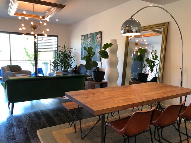 Building Photo - 465 Garden St