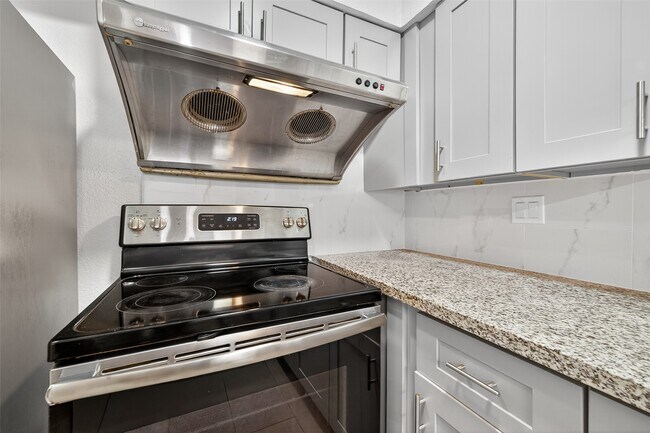 Building Photo - 6201 Ranchester Dr