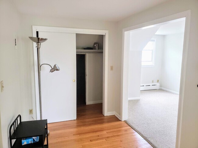 Building Photo - 312 Anita Ln