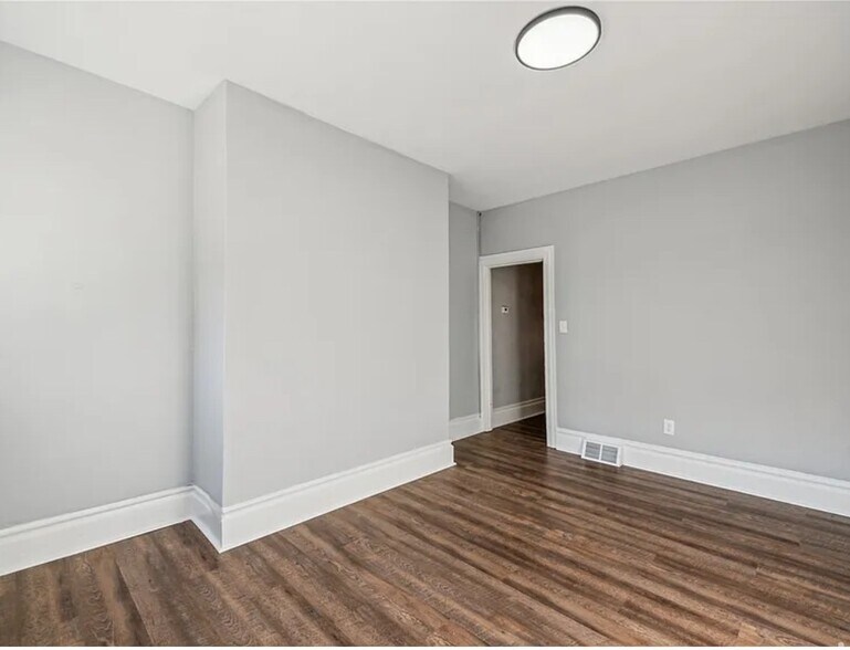 Building Photo - 815 Monongahela Ave
