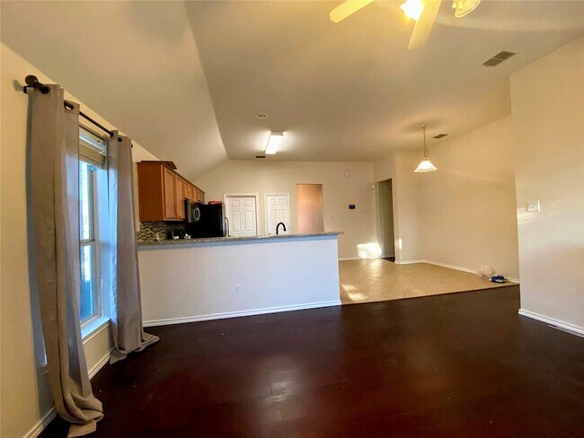 Building Photo - 1003 Sipapu Ct